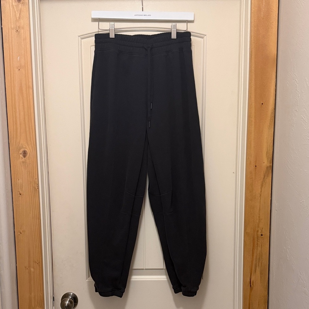 Beyond Yoga LuxeFleece Barrel Sweatpants